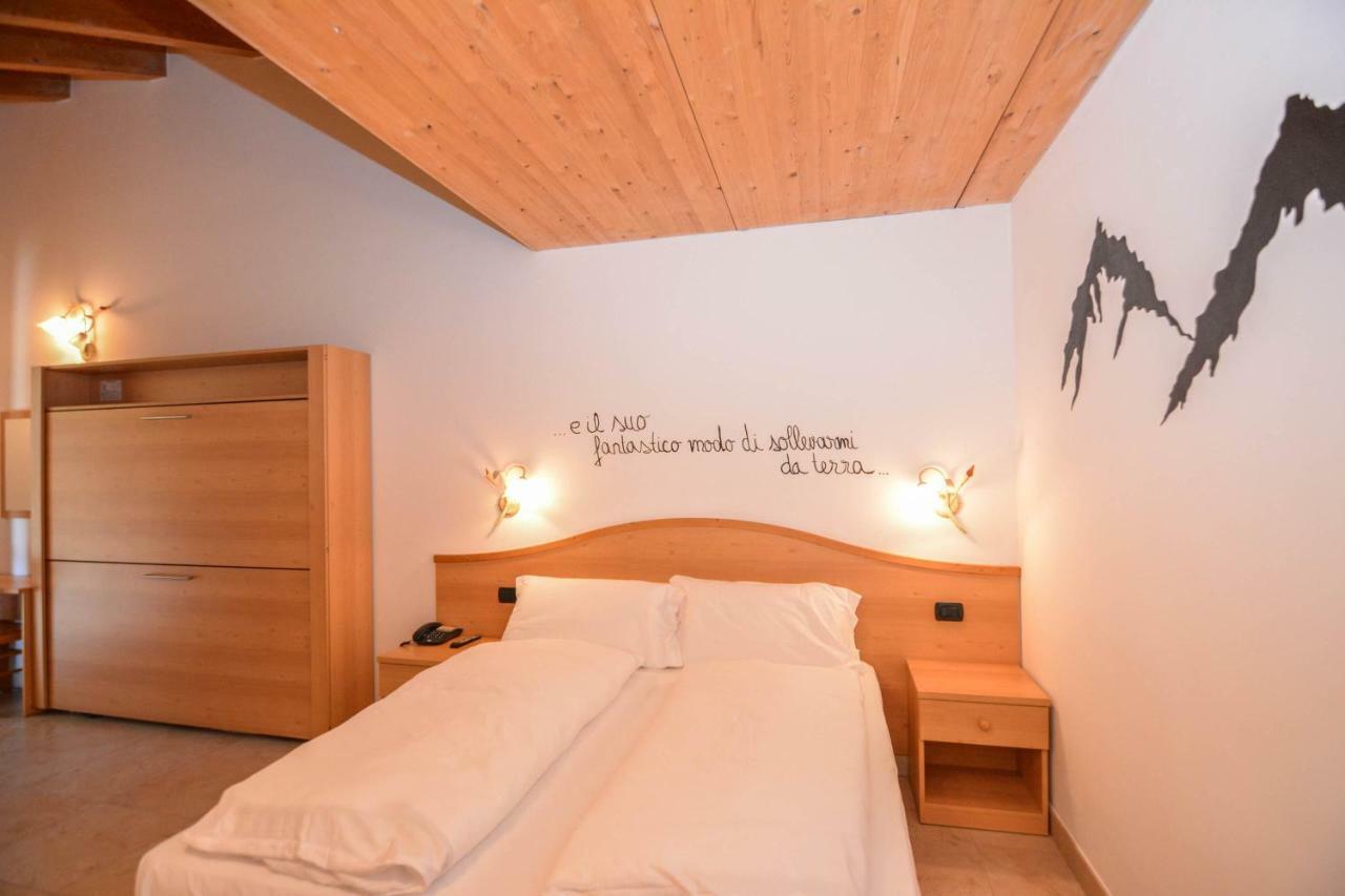 Alpieve Albergo Pieve Pieve Di Ledro Exterior foto