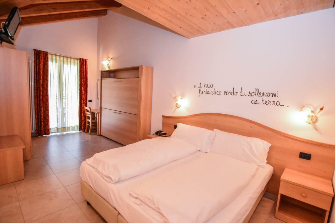 Alpieve Albergo Pieve Pieve Di Ledro Exterior foto